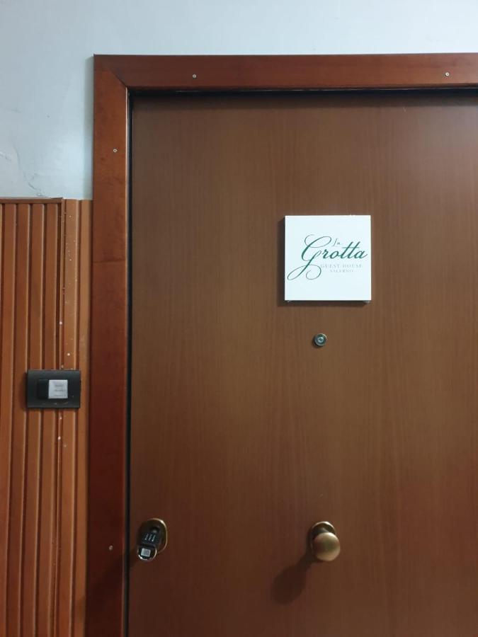 Villa La Grotta Stazione Salerno Exterior foto